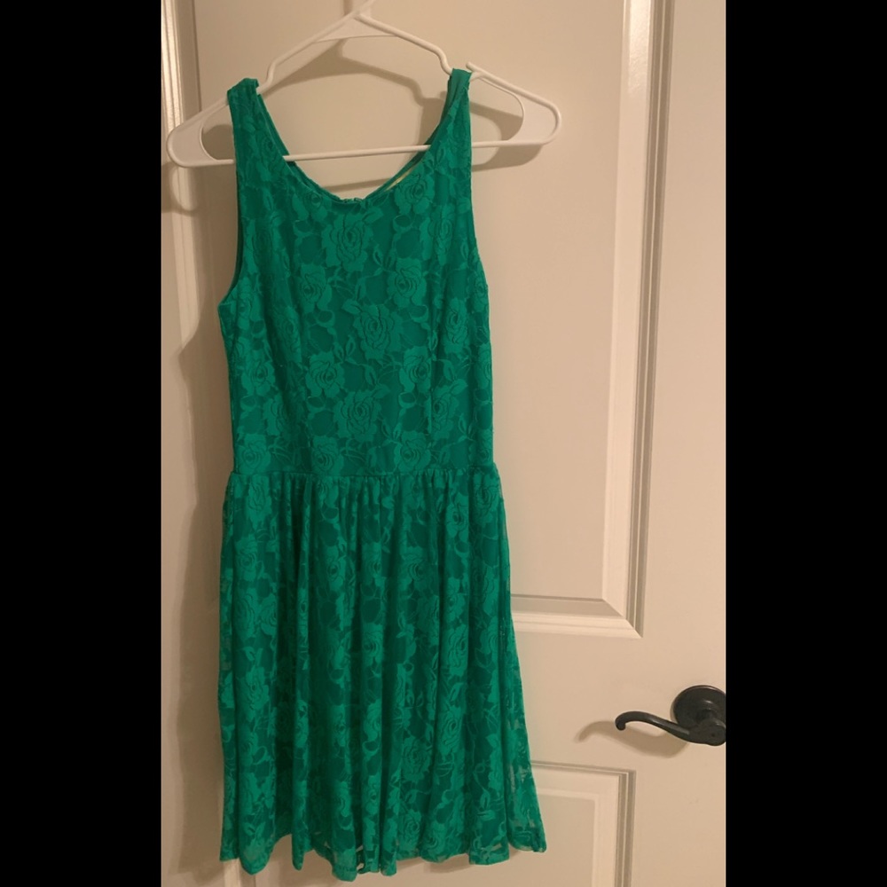 Gianni Bini beautiful lace dress